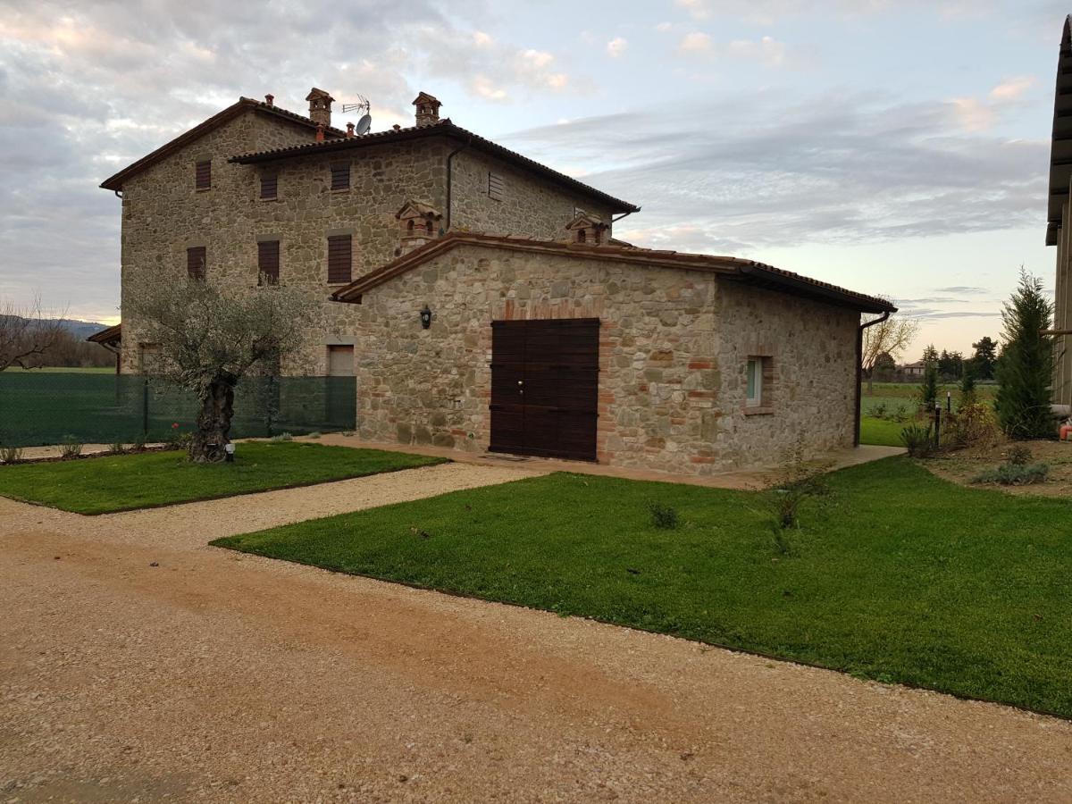 Agriturismo Villa Al Piano Тоди Экстерьер фото