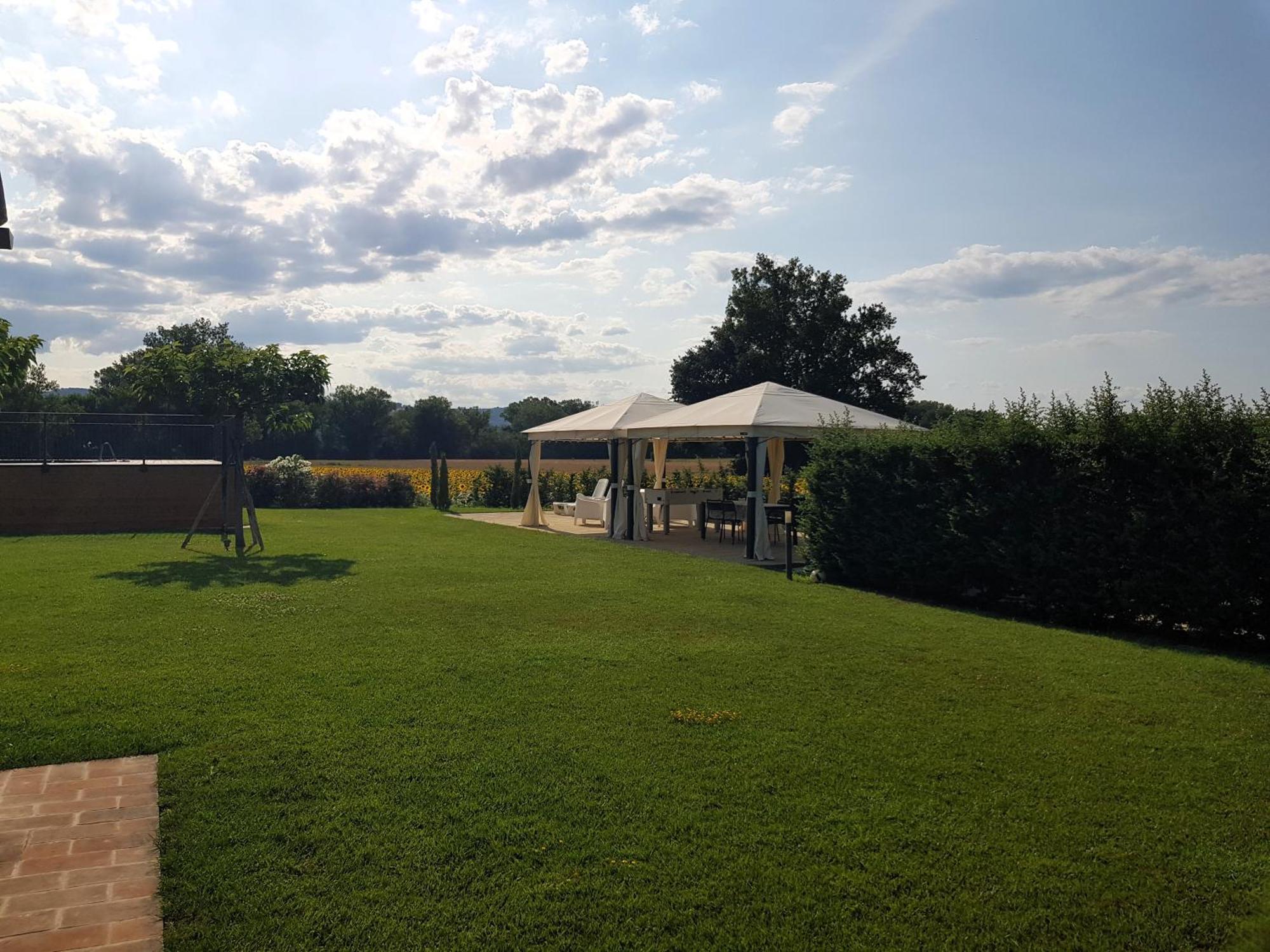 Agriturismo Villa Al Piano Тоди Экстерьер фото